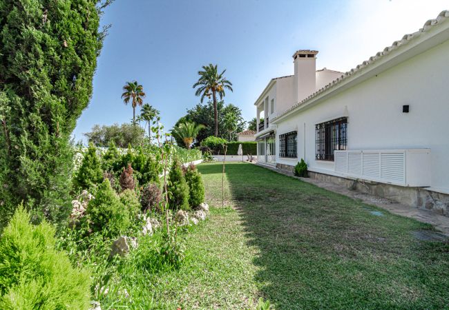 Villa à Marbella - GRR - Elegant Villa with Exclusive Private Pool