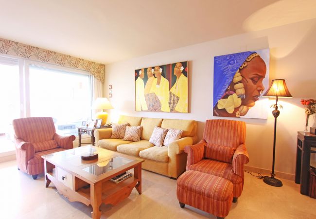 Apartment in Marbella - 1105 Exclusive Beachfront Apt on Golden Mile