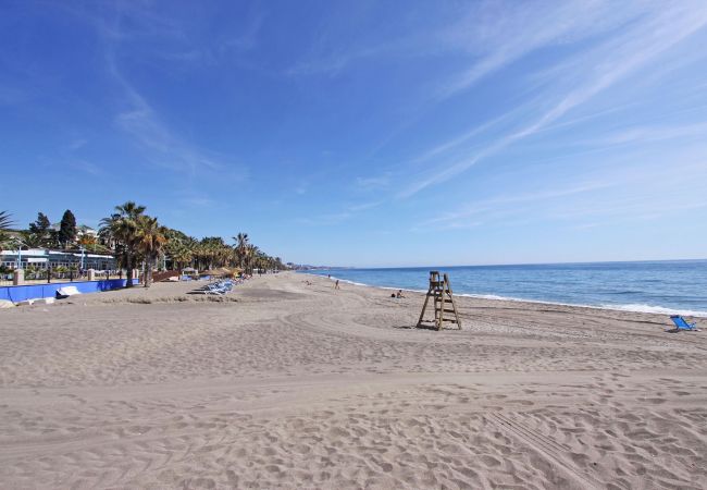 Apartment in Marbella - 1105 Exclusive Beachfront Apt on Golden Mile