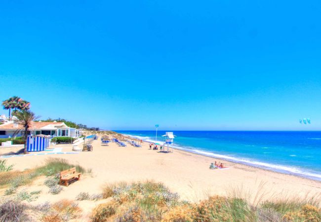 Townhouse in Marbella - 1176 Beachfront Paradise in Bahia de Marbella