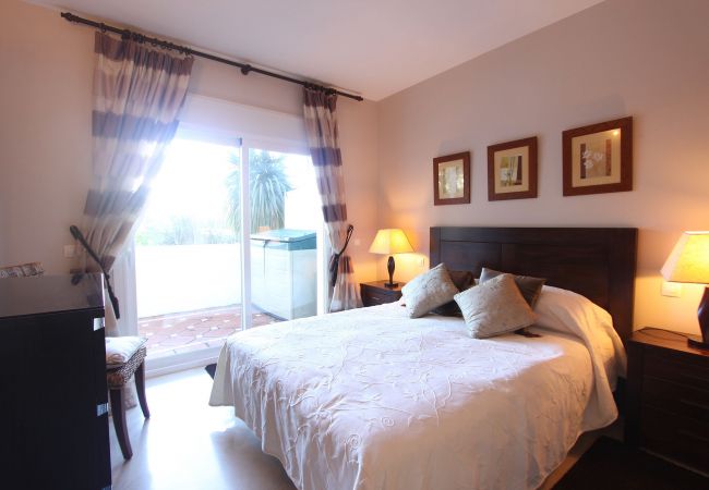 Apartment in Estepona - 1126 Elegant Apartment with Terrace by the Beach