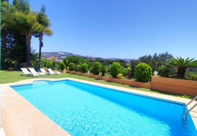 Villa in Marbella - 2059 luxury family villa · Luxury family villa 1.l