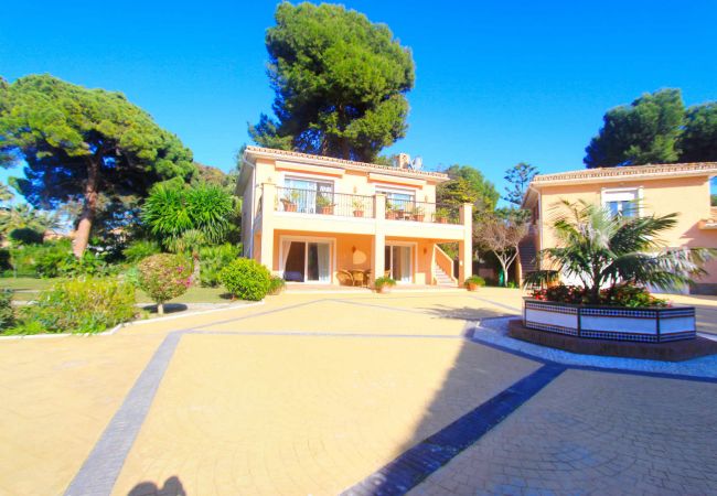 Villa in Estepona - 1072 Beachfront El Paraiso Retreat with Pool & BBQ