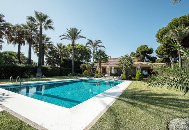 Villa in Estepona - 1072 Beachfront El Paraiso Retreat with Pool & BBQ